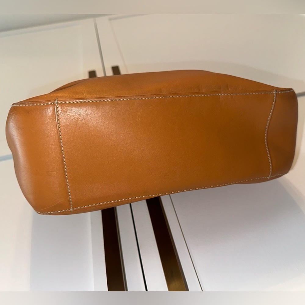 Banana Republic Tan Leather Tote Bag - Picture 3 of 11